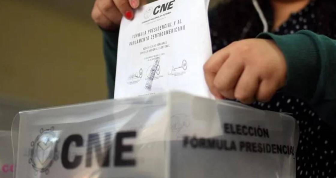 Analizan aprobar debates presidenciales