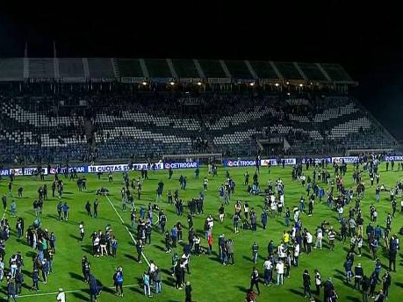 Tristes escenas de violencia se vivieron en el Gimnasia vs Boca.