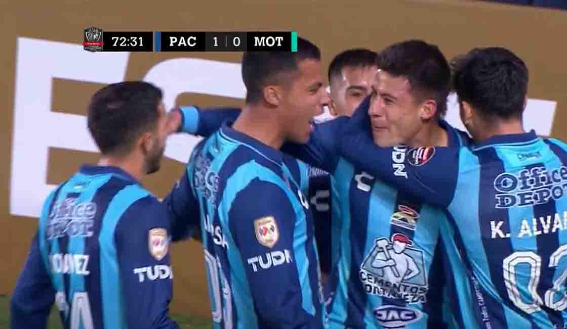 El festejo de Illian Hernández tras su gol marcado.