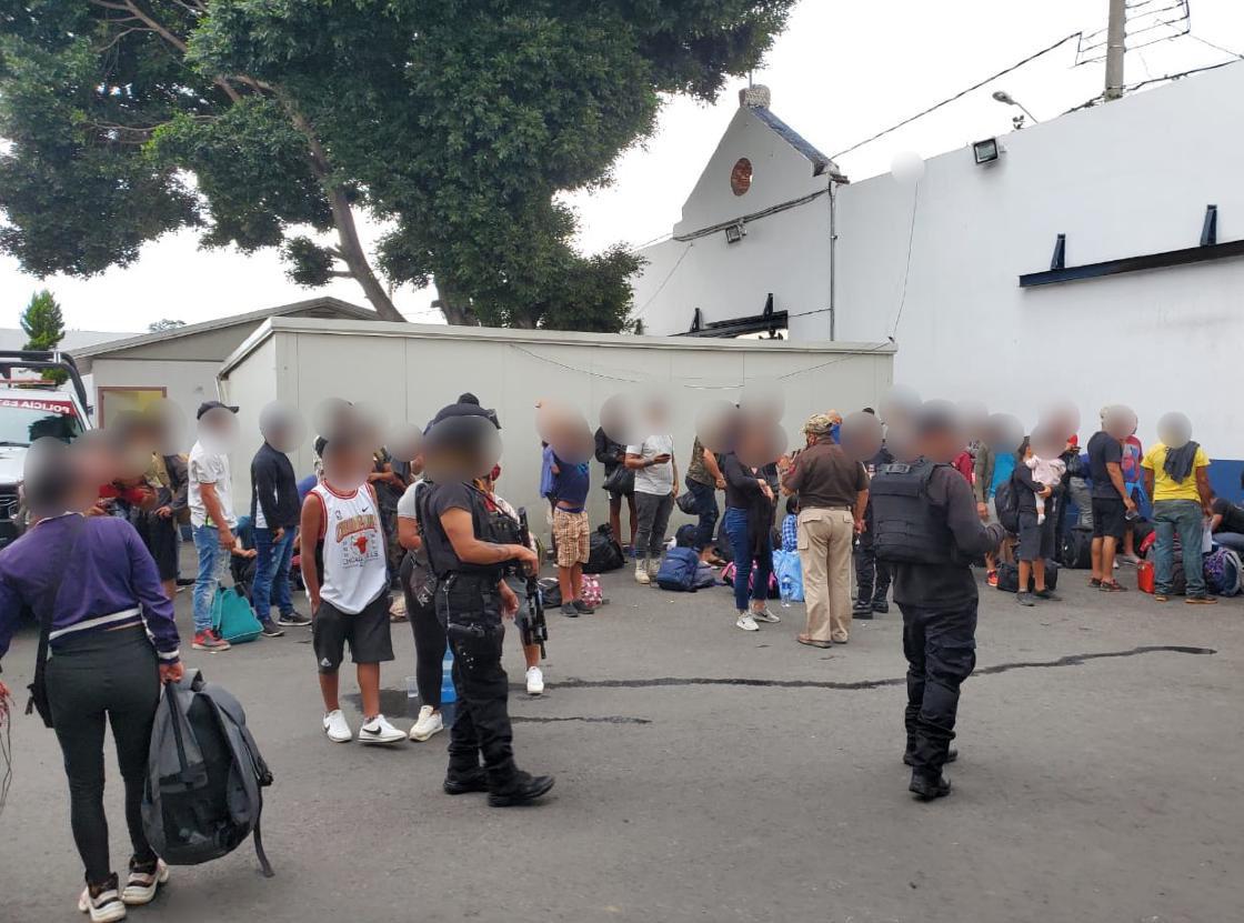 Rescatan a 251 migrantes centroamericanos en Puebla