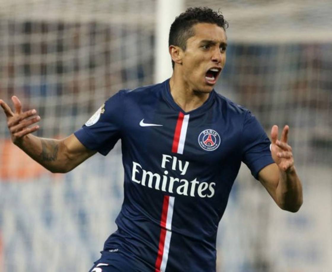 El Real Madrid está muy atento a todo lo que sucede con Marquinhos, central del PSG de 25 años, que no acaba de llegar a un acuerdo con el equipo francés para renovar su contrato en 2022. El medio francés Le10Sport explica que el conjunto blanco está interesado en el central y no pierde detalle de todo lo que pasa con su renovación. Tampoco lo hace el Manchester City que desde Francia apuntan que también está atento a Marquinhos y su renovación.