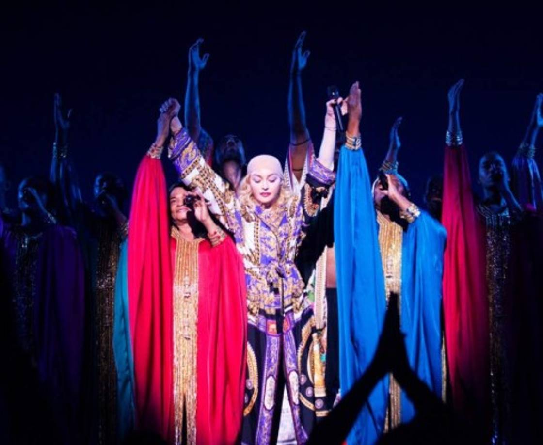 La reina del pop previno a sus seguidores a través de las redes sociales que no estaba en la mejor forma para afrontar su gira, después de una caída. Tal vez lo mejor era terminar antes de tiempo, aunque nunca esperó que fuera por una enfermedad que asusta al mundo.<br/>