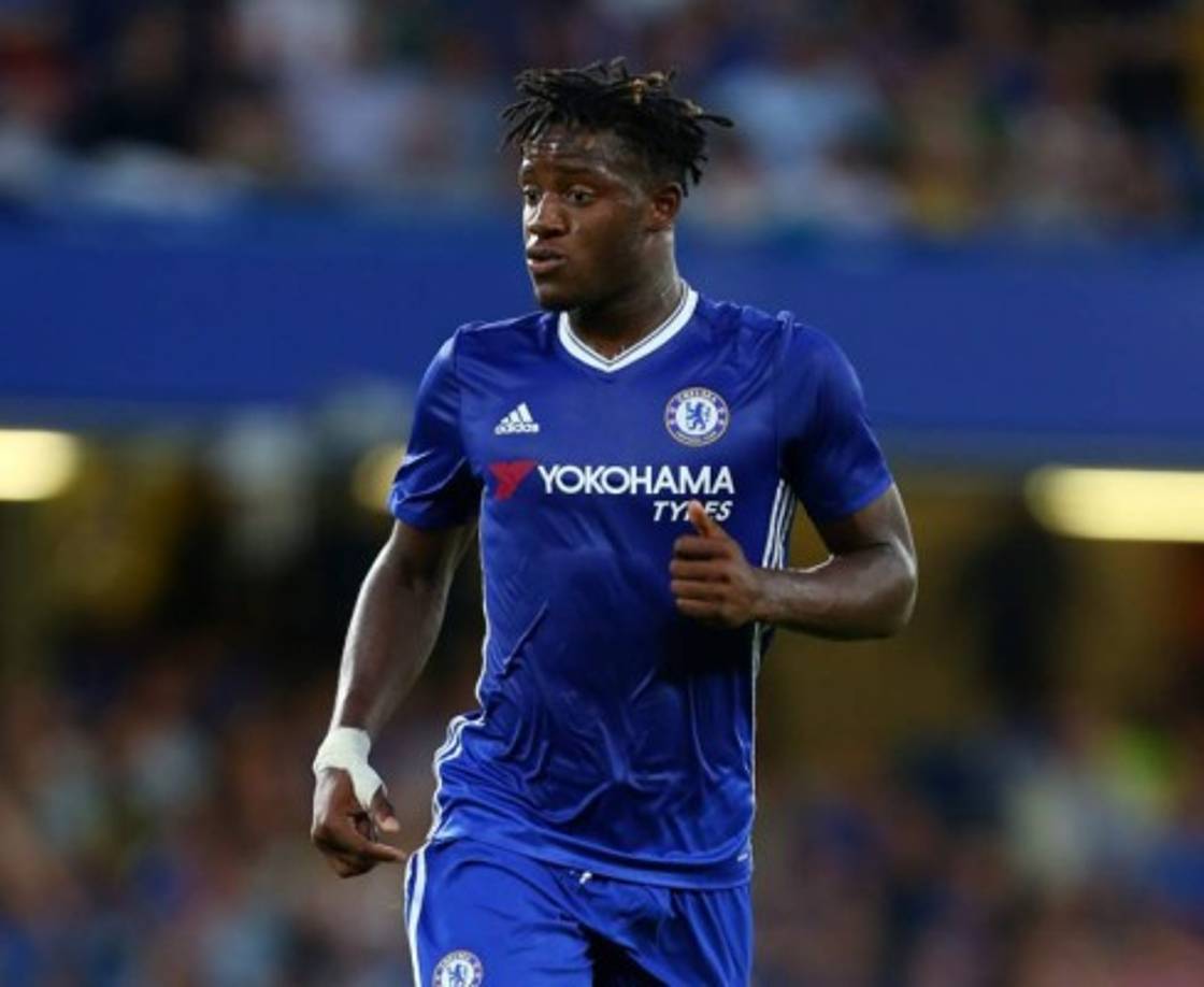 Michy Batshuayi ya no quieres seguir en el Chelsea y busca su salida del equipo debido a que no cuenta con los minutos deseados.