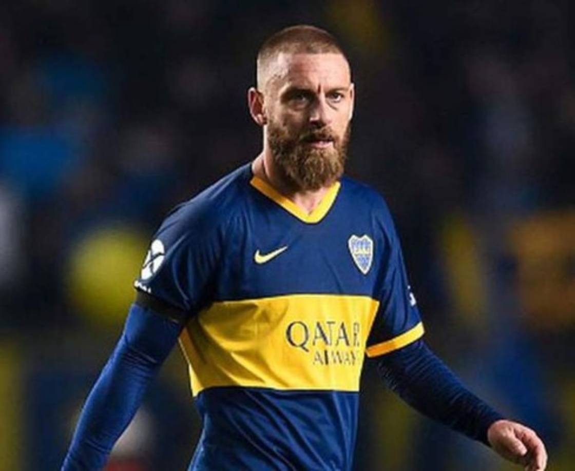 El veterano volante italiano Daniele De Rossi anunció este lunes que deja el fútbol y volverá a su país por la necesidad de estar con su familia, luego de acordar la desvinculación del popular Boca Juniors de Argentina. 'Necesito volver a casa. Me despido de Boca y del fútbol. Me despido de un club que me entró en el corazón, de este deporte, mi pasión', indicó.