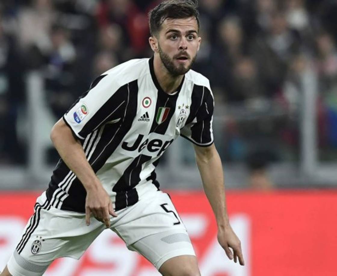 La Juventus quiere blindar a Miralem Pjanic: tras ampliar hace un año el contrato de Paulo Dybala (hasta 2022), los bianconneros pretenden atar al centrocampista bosnio ante el posible interés de equipos como Barça y Madrid. Según La Gazzetta dello Sport son los dos jugadores sobre los que pivota el 'plan renove' de los juventinos.