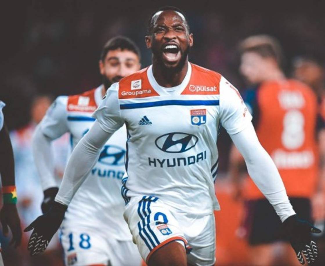 El presidente del Olympique de Lyon, Jean-Michel Aulas, se ha pronunciado en su cuenta oficial de Twitter sobre el interés de la Juventus por Moussa Dembelé. El dirigente ha sido claro: no está en venta. 'Ni Manchester, ni Juventus. Es una cuestión de principios sin importar el precio', dijo el madamás.