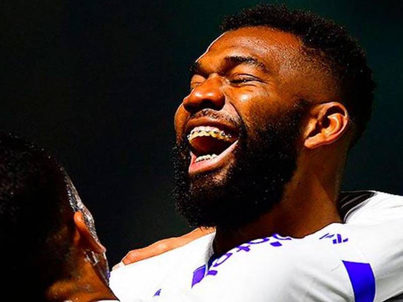 Jorge Benguché y su felicidad tras marcar su primer gol con Cerro Largo.