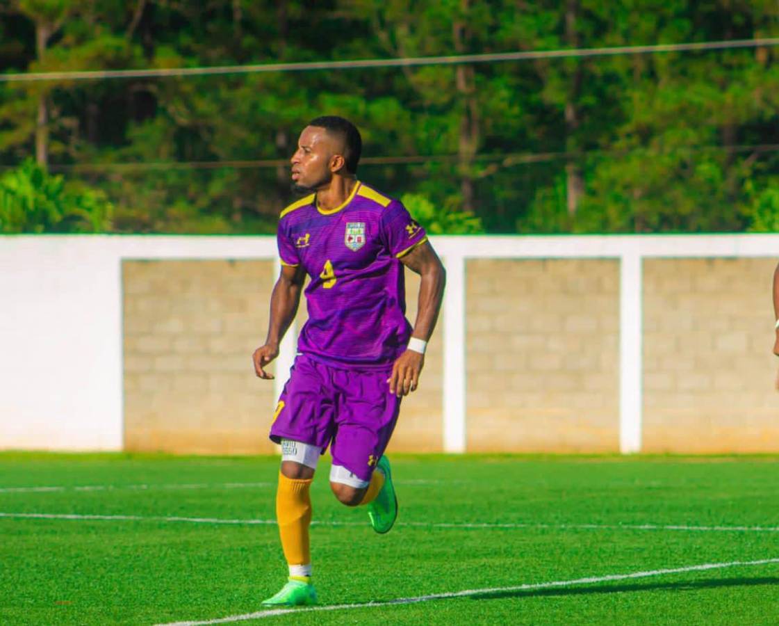Jugó en España, fue soldador y se desmayó en pleno partido: Jésus Posso, el goleador de Meluca FC en Liga de Ascenso