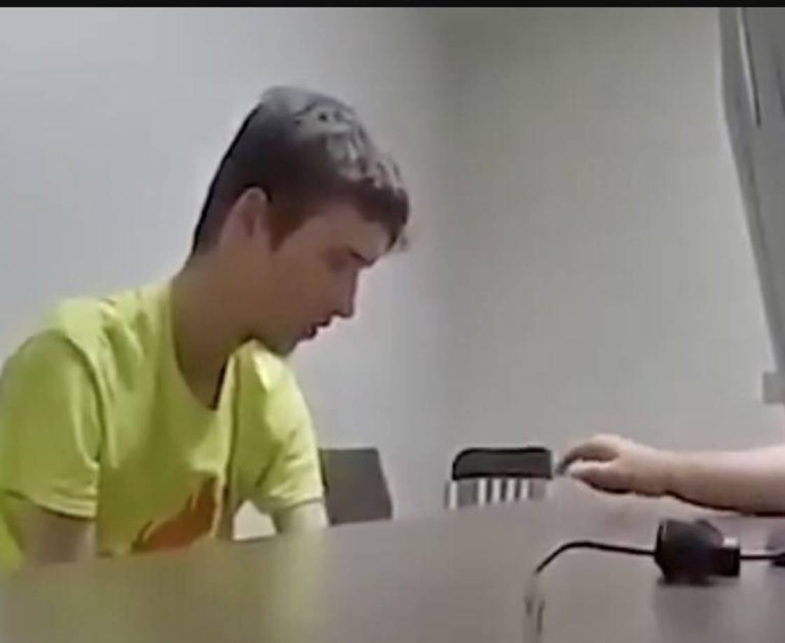 Durante su juicio, se demostró que ella ordenaba los castigos, incluyendo la aplicación de salsa extremadamente picante, como el Carolina Reaper, que Ferguson admitió haber administrado directamente.