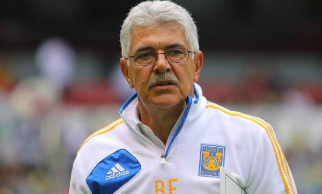 1: RICARDO FERRETTI: El entrenador brasileño-mexicano dirige desde hace diez años al conjunto felino. Nunca ha sido cesado de su cargo y es uno de los más ganadores en México. Un planteamiento y esquema óptimo podría plantar cara al Bayern Múnich.