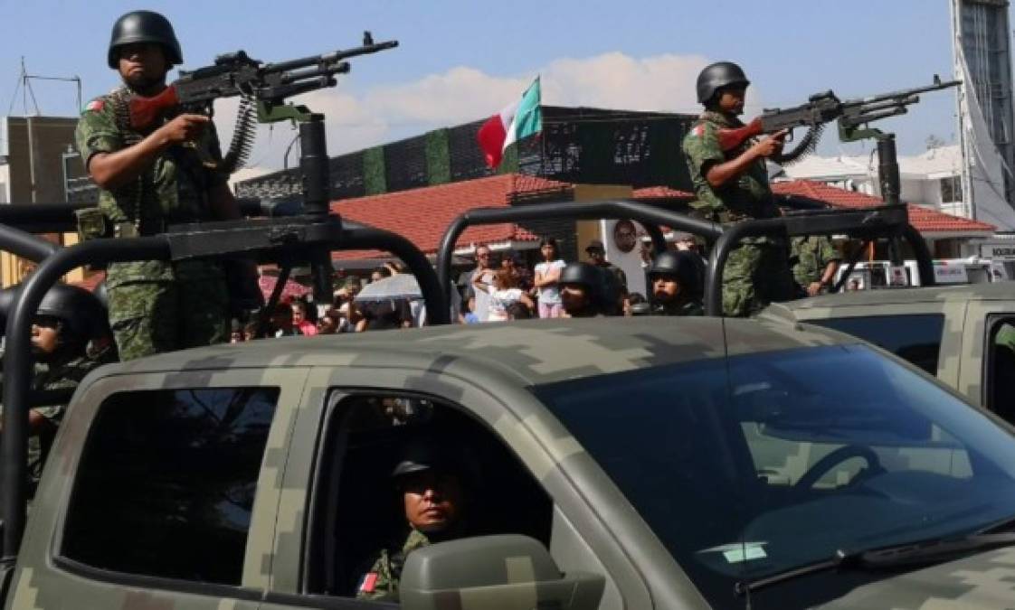 Áreas de inteligencia federal iniciaron una investigación que los llevó a identificar a un grupo de por lo menos 7 personas que se dedicaba a equipar y vender drones con bombas al Cártel de Santa Rosa de Lima y el Cártel de Jalisco Nueva Generación.<br/>
