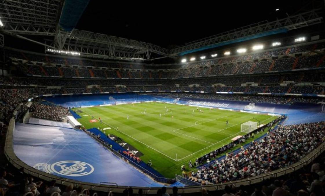 Así lució el espectacular nuevo estadio Santiago Bernabéu en su primer partido después de 560 días de trabajos de remodelación y todavía le faltan detalles.