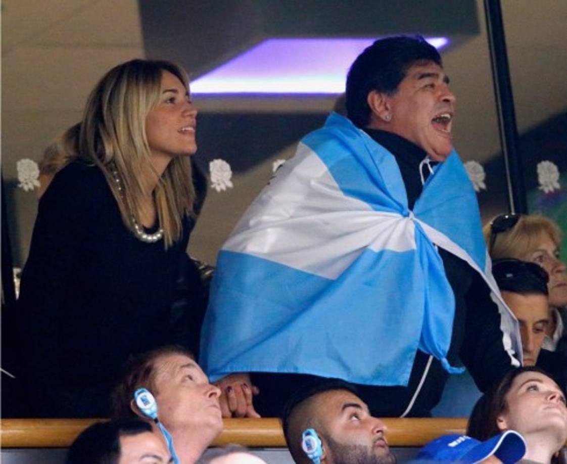 Maradona es un fiel seguidor de los diferentes deportes llegando inclusive a darle su apoyo al equipo representativo de rugby.
