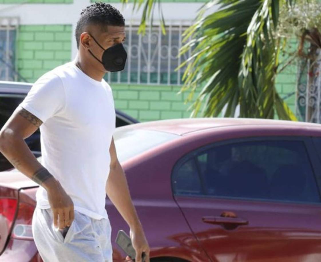 Carlo Costly: El delantero seguirá un torneo más con el Marathón. El atacante es de la confianza del Tato García.