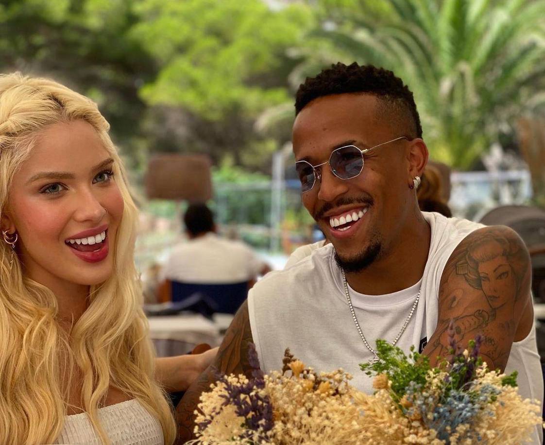 Karoline Lima y Militao tomaron la difícil decisión de poner punto final a su relación amorosa en los últimos meses. La noticia sorprendió a muchos debido al nacimiento de su primera hija, Cecilia, y la buena armonía que ambos tenían. 