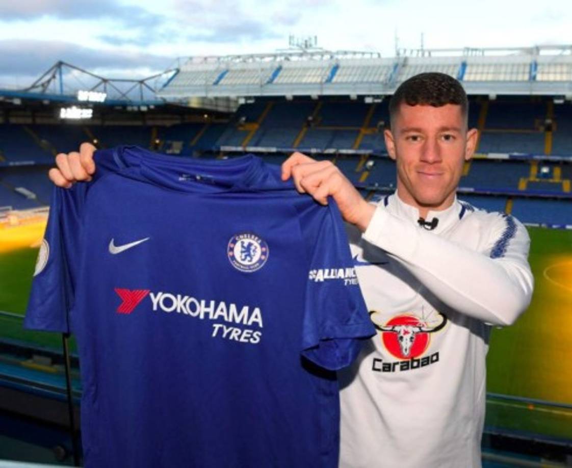 El Chelsea anunció el fichaje del centrocampista inglés Ross Barkley, procedente del Everton. El club londinense presentó al jugador recién fichajdo en el mercado invernal por 15 millones de euros.