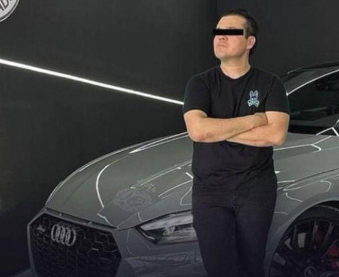 Según el diario local Zócalo, Lazcano Rosales fue interceptado por individuos encapuchados que llegaron en un vehículo Audi. 