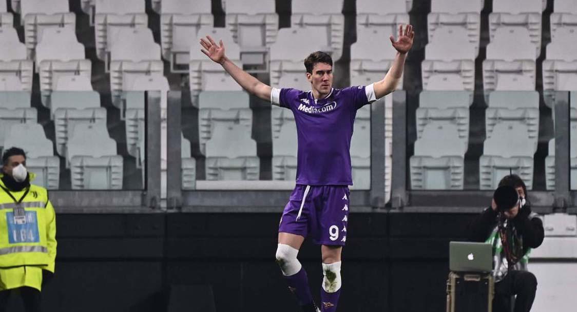 Dusan Vlahovic de la Fiorentina sería el elegido por PSG para reemplazar a Mbappé.