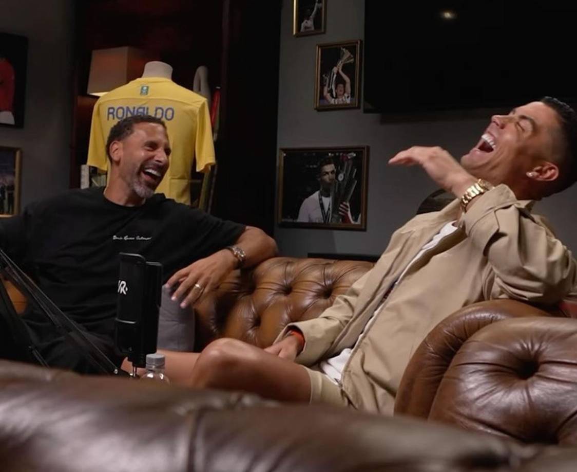 El delantero de 39 años publicó un video en el que entabló una conversación con su antiguo compañero en el Manchester United, Rio Ferdinand.