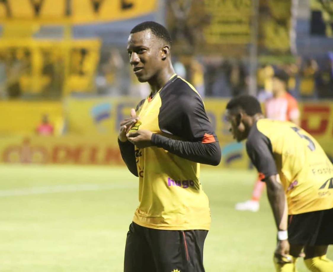 Darixon Vuelto: Está en veremos su continuidad en el Real España de cara a la próxima campaña.