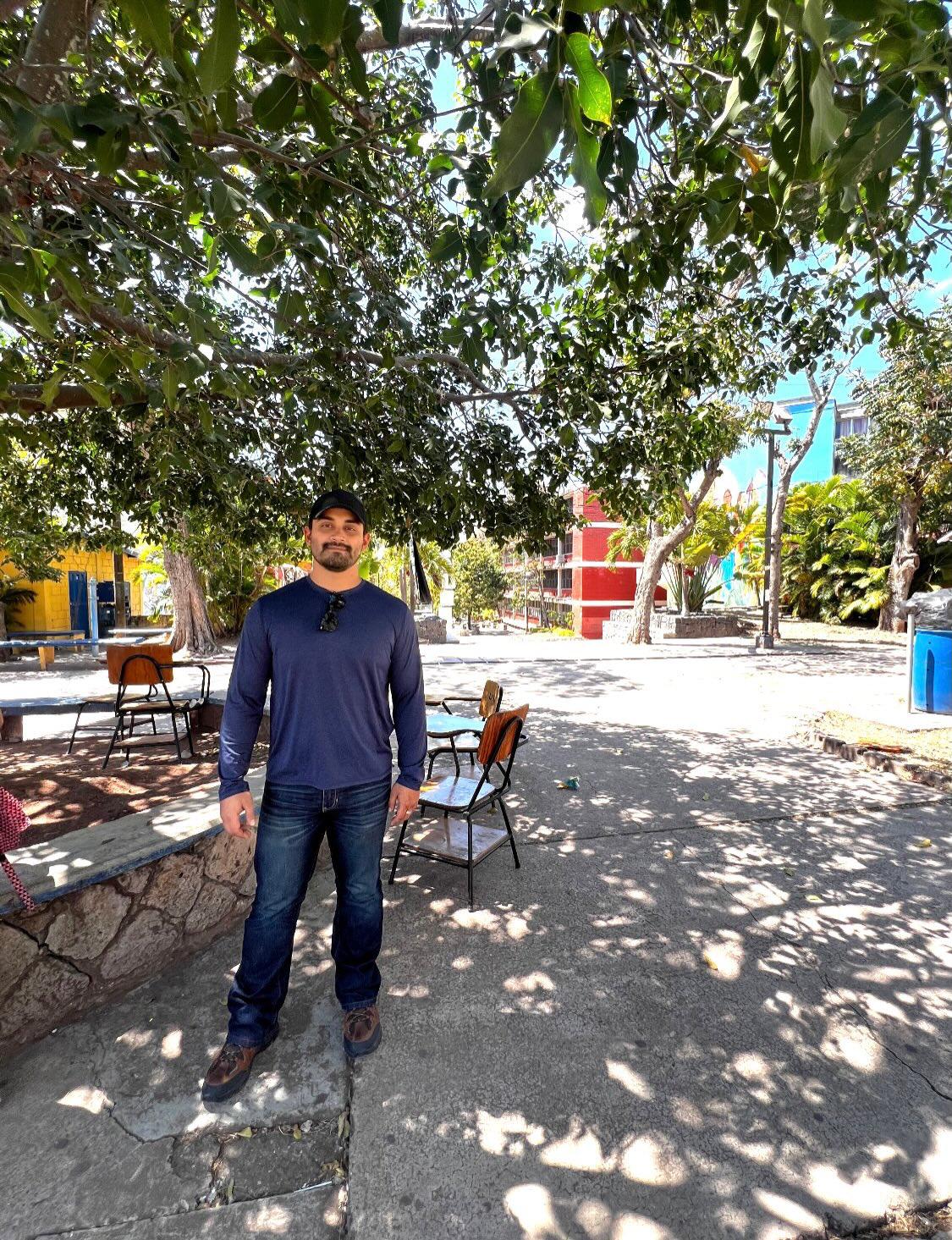 “Hoy cumplía años”: recuerdan con dolor al doctor Nohel Menjívar tras su fallecimiento en Cuba