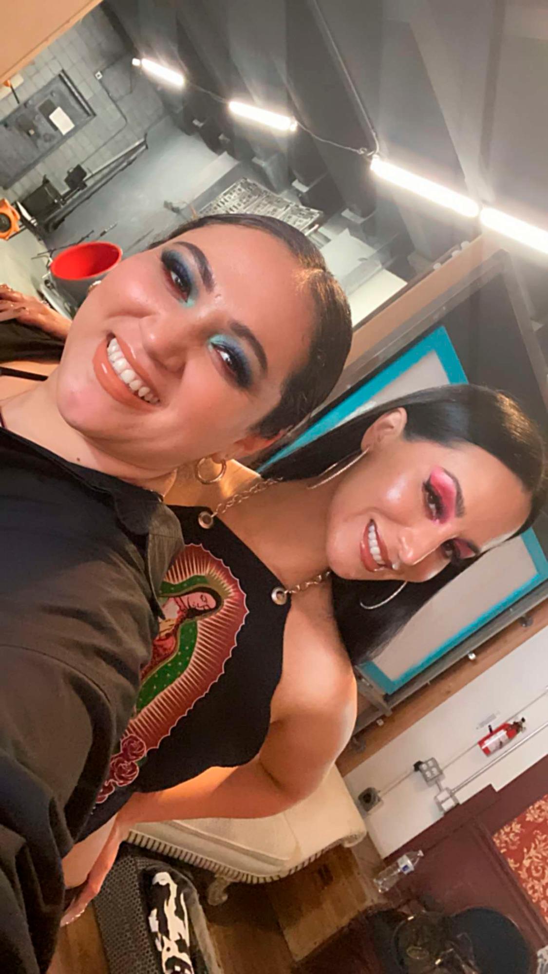 Hondureña triunfa como maquillista de famosos