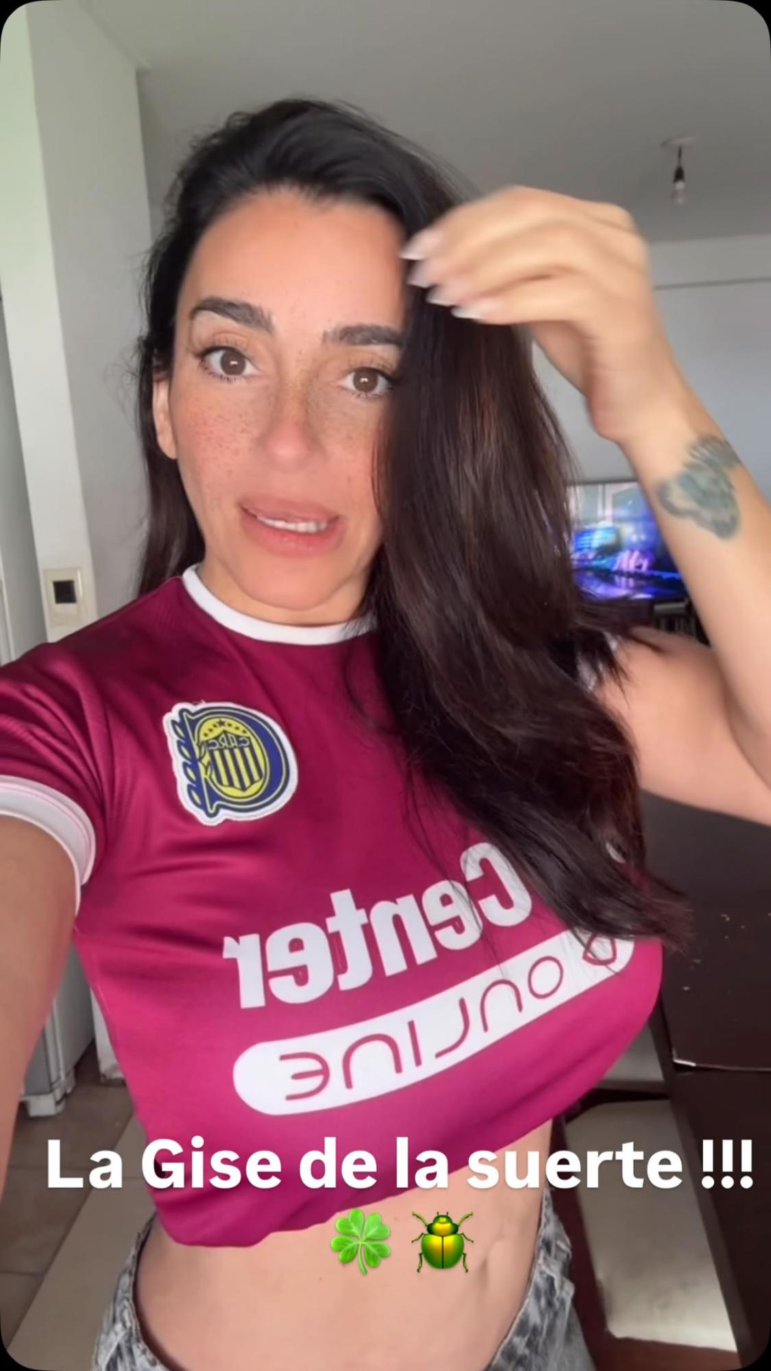 Romance del año: famoso futbolista enamoró a mujer 20 años mayor y ella responde a las críticas
