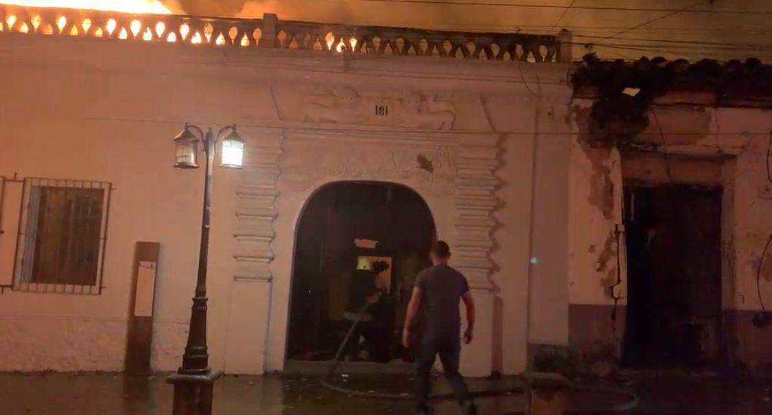 Incendio consume edificio histórico colonial de Gracias, Lempira