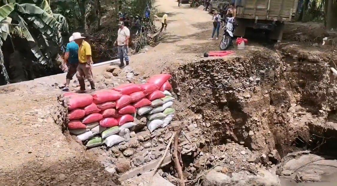 Desde el sábado, al menos 51 comunidades del norte de Copán Ruinas, quedaron incomunicadas en el referido sector.