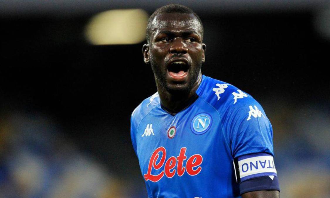 Según medios italianos, la Juventus estaría interesada en fichar al defensor senegalés Kalidou Koulibaly, quien milita en el Napoli.
