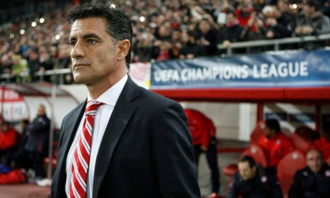 Míchel estuvo como estratega en su momentos del Real Madrid Castilla, además de dirigir a clubes como Olympiakos, Getafe, Sevilla.