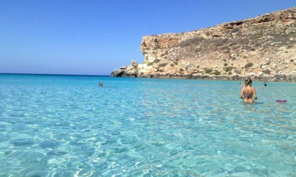 Sicilia cuenta con algunas de las mejores playas del Mediterráneo, visitadas anualmente por millones de turistas.