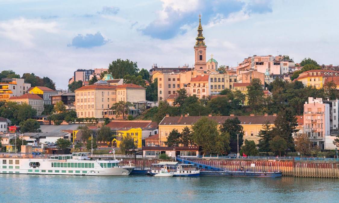 2. Serbia: Tres atractivas ciudades le esperan Yugoslavia, Belgrade y Novi Sad, cada una con deliciosas propuestas gastronómicas, bellos paisajes y espectaculares hoteles.