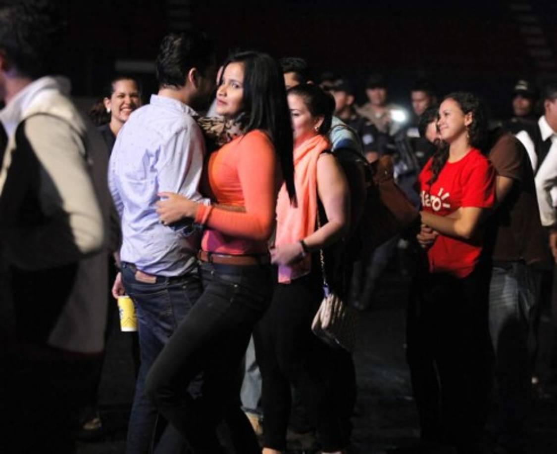 El público no dejó de disfrutar los conciertos de este feriado largo organizado en La Ceiba, La novia de Honduras.
