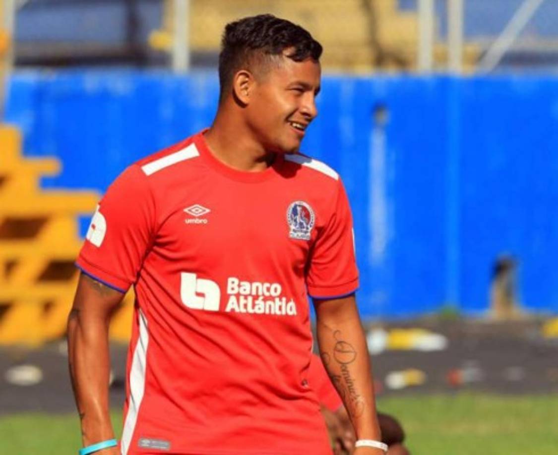 Germán Mejía: Estará como lateral por la banda derecha.