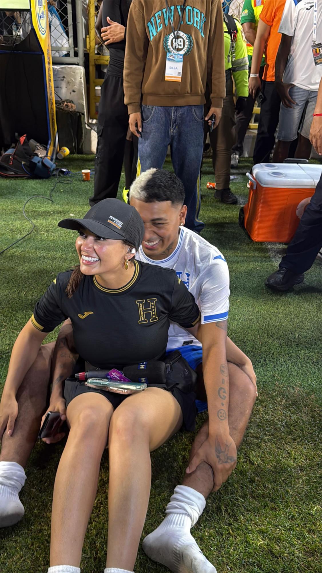 Tiktokers de Honduras festejan, Supremo conquista a Milagro, relajo y ¿quién es la chica de azul?