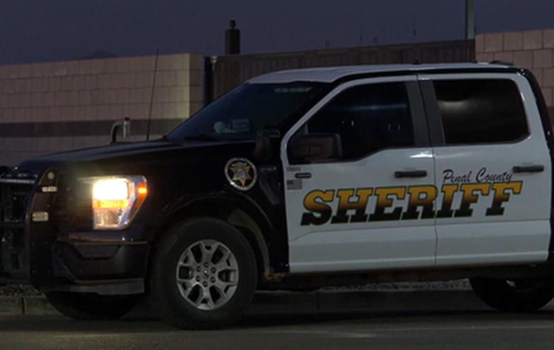 Edward González fue a pasar la Navidad en Arizona, salió de compras y ICE lo detuvo