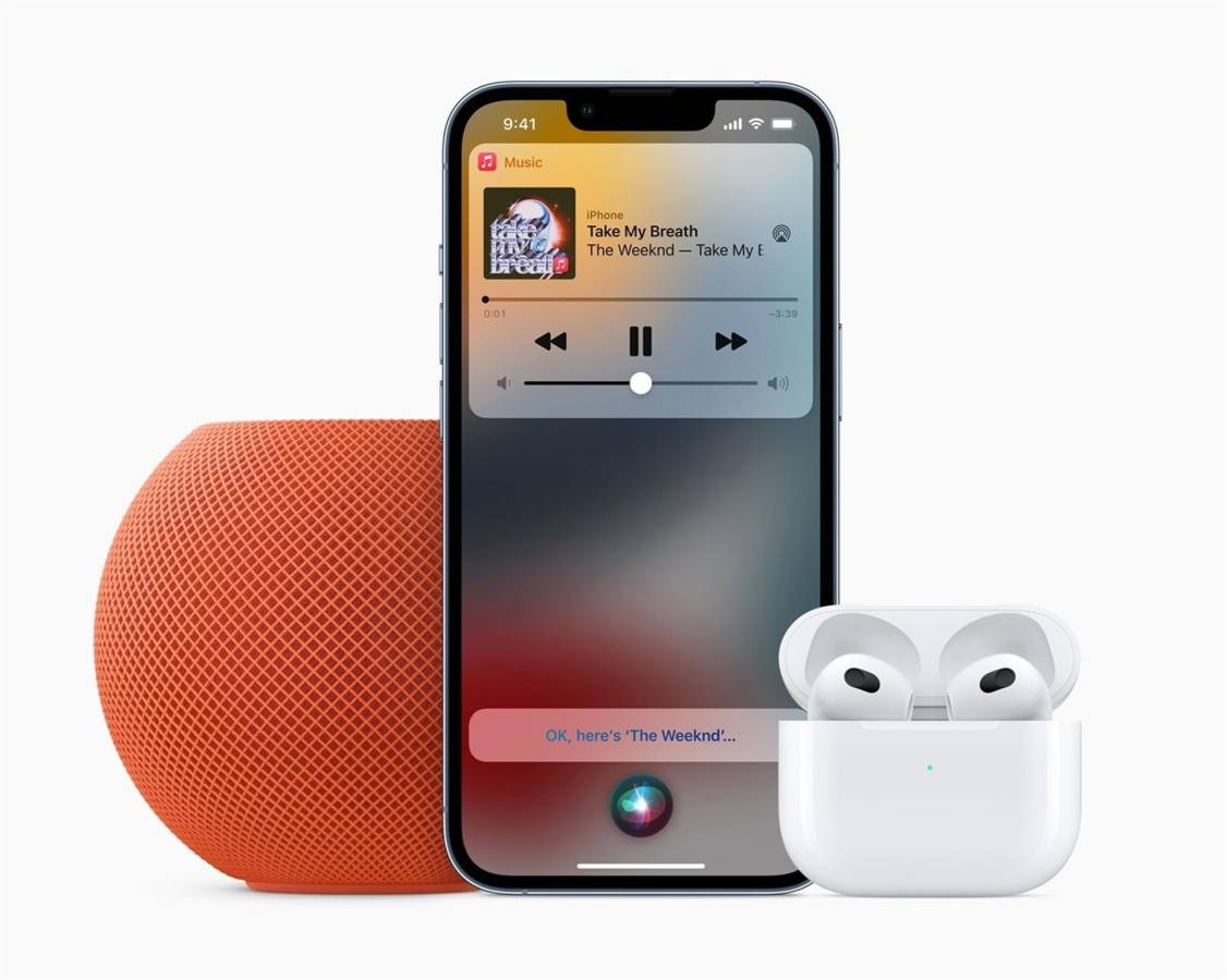 Apple presenta la tercera versión de sus auriculares AirPods, con audio espacial