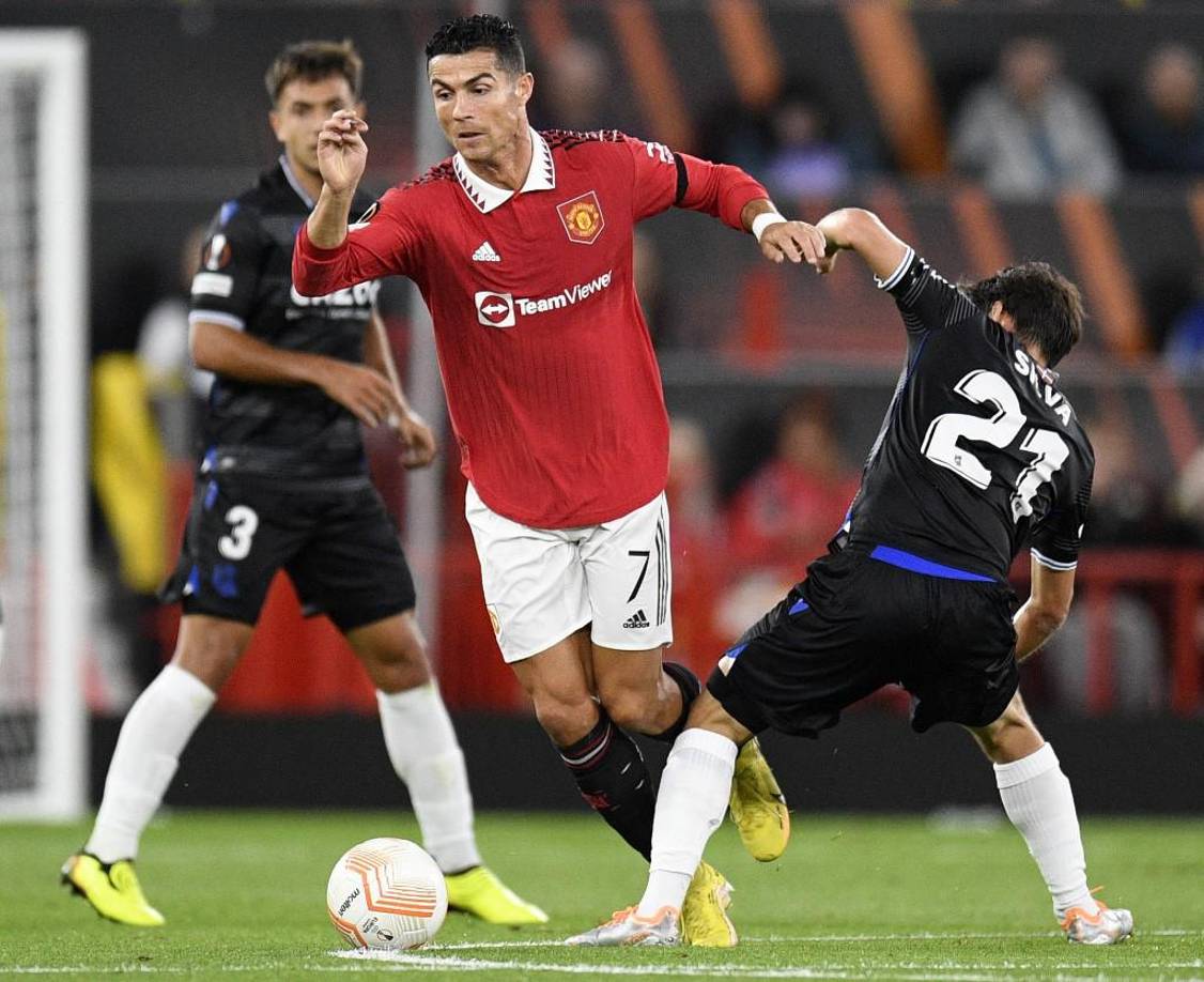 Cristiano Ronaldo fue titular por primera vez en la presente temporada pero Manchester United perdió 0-1 ante la Real Sociedad en el inicio de la Europa League.