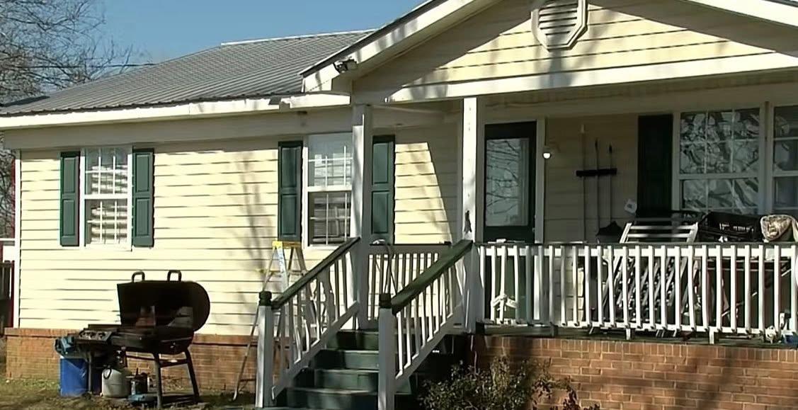 Identidad falsa y pasado criminal: sospechoso en desaparición de familia en Alabama