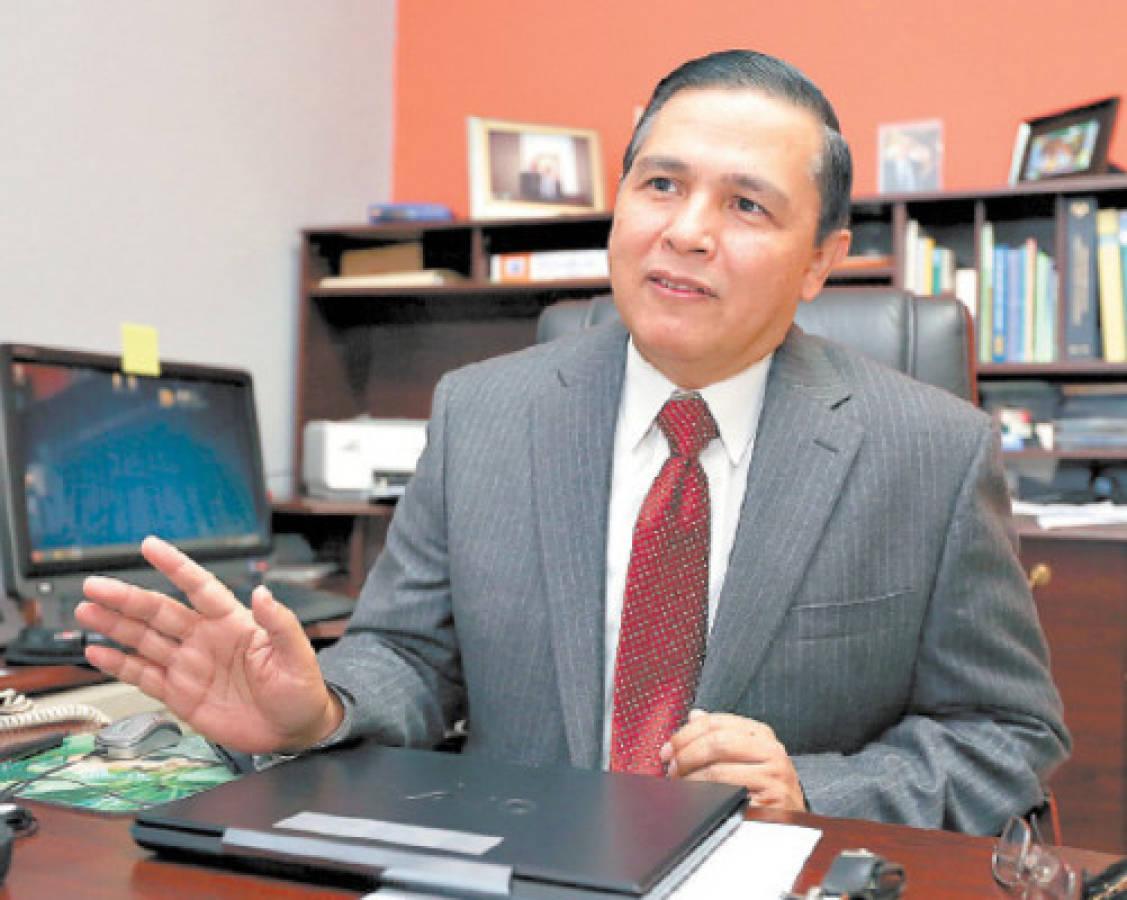 El economista Mauricio Díaz Burdett es director del Foro Social de la Deuda Externa (Fosdeh)