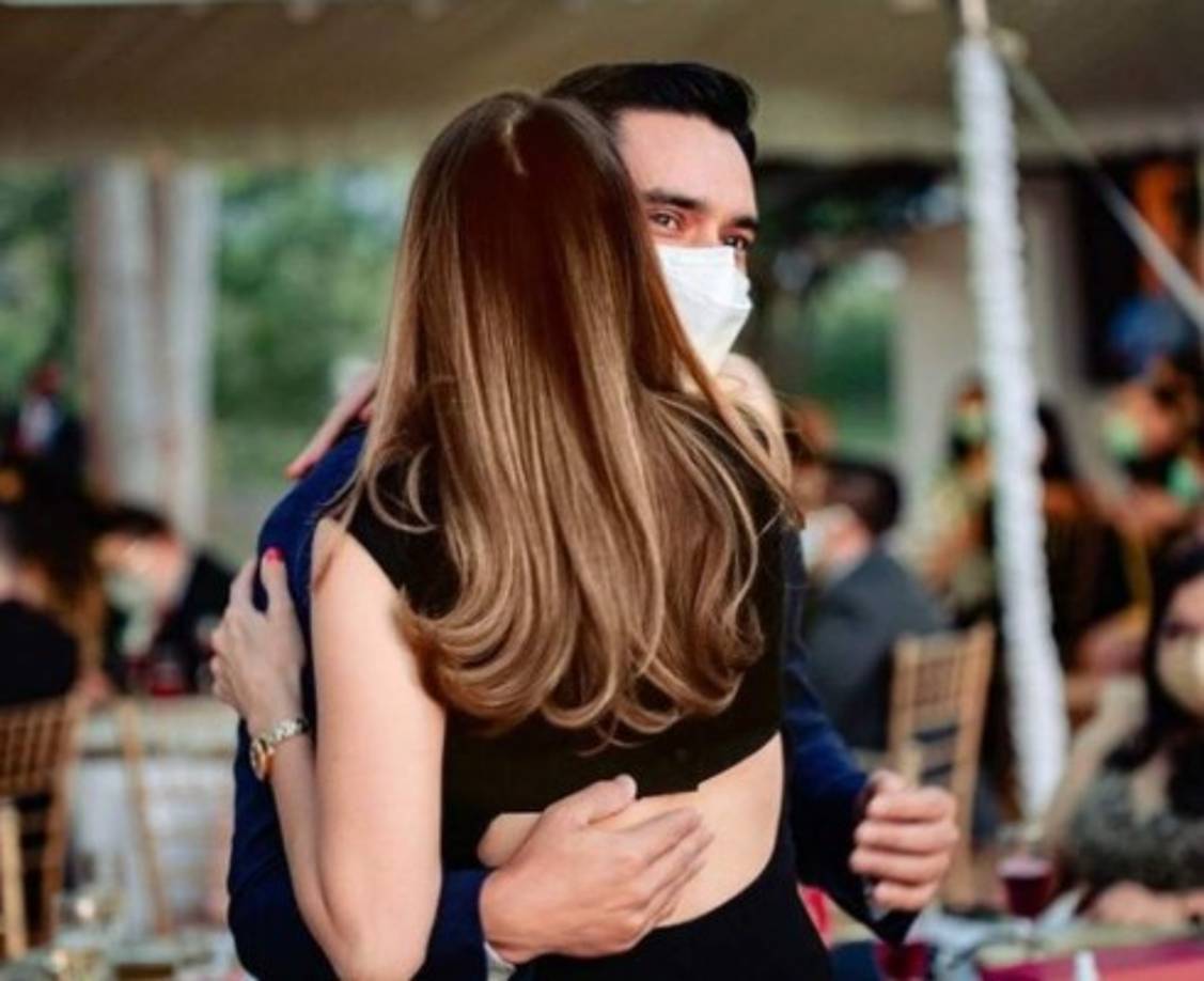 'A tu lado descubro todos los días el significado de la palabra amor. ¡Gracias por todo lo que me has dado, como nunca antes me has hecho feliz!' le escribió hace unos días Kilvett a su ahora esposa.