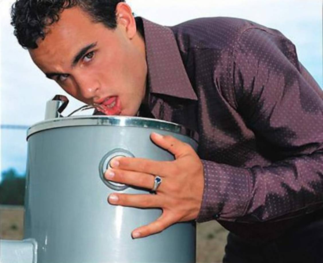 Se rumorea que la mujer de Landon Donovan le pidió el divorcio después de ver esta foto.