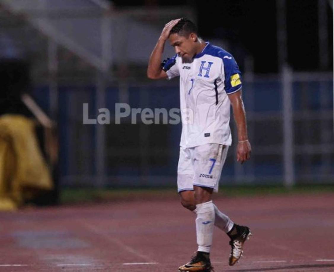 Emilio Izaguirre no jugará ante los norteamericanos tras ser expulsado el pasado viernes, su puesto será ocupado por Ever Alvarado.