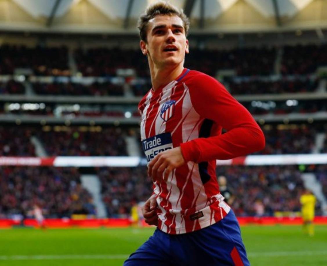 Eintracht Frankfurt's Serbian forward Luka Jovic controls the ball during the UEFA Europa League round of 16 second leg football match Inter Milan vs Eintracht Frankfurt on March 14, 2019 at the San Siro stadium in Milan. (Photo by Miguel MEDINA / AFP)
