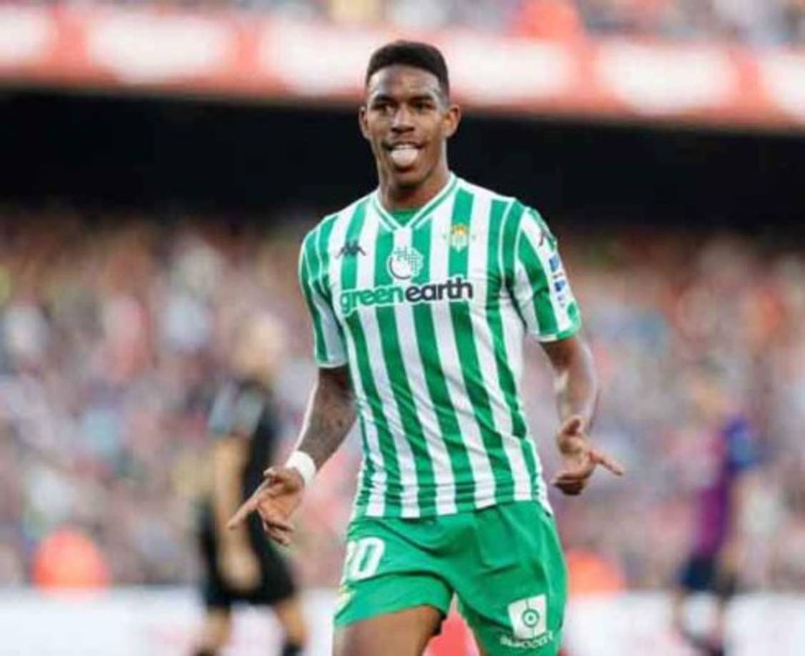 Junior Firpo: Sorpresa. La prensa española informa que Barcelona y Real Madrid han entrado en disputa para fichar al lateral izquierdo de República Dominicana y que pertenece al Real Betis. El Diario Sport señala que el club catalán ya lo contactó ya que desean al jugador del área de Concacaf.