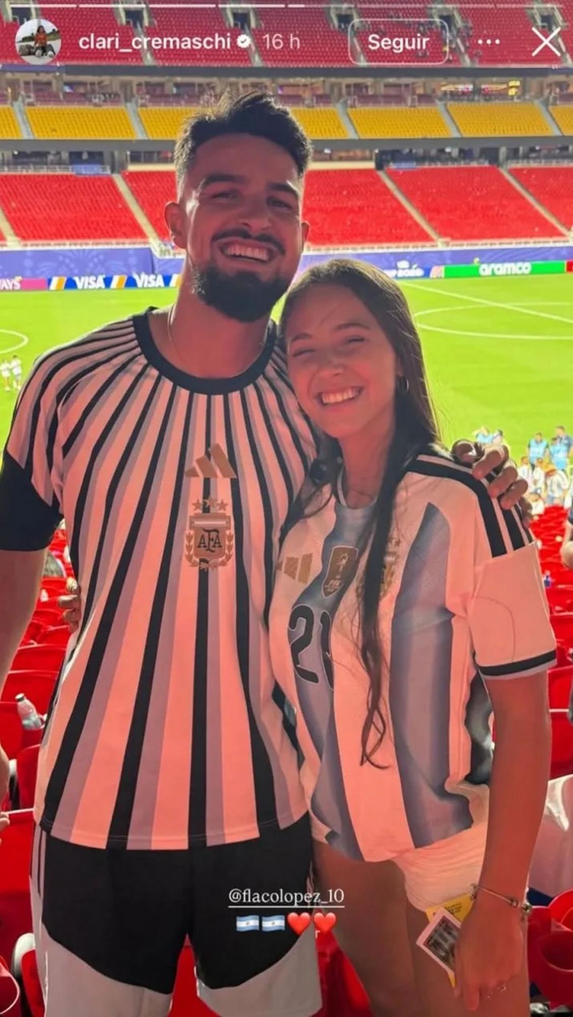 Sexy aficionada flechó a futbolista de Argentina en pleno Mundial 2026: ¿Quién es ella?