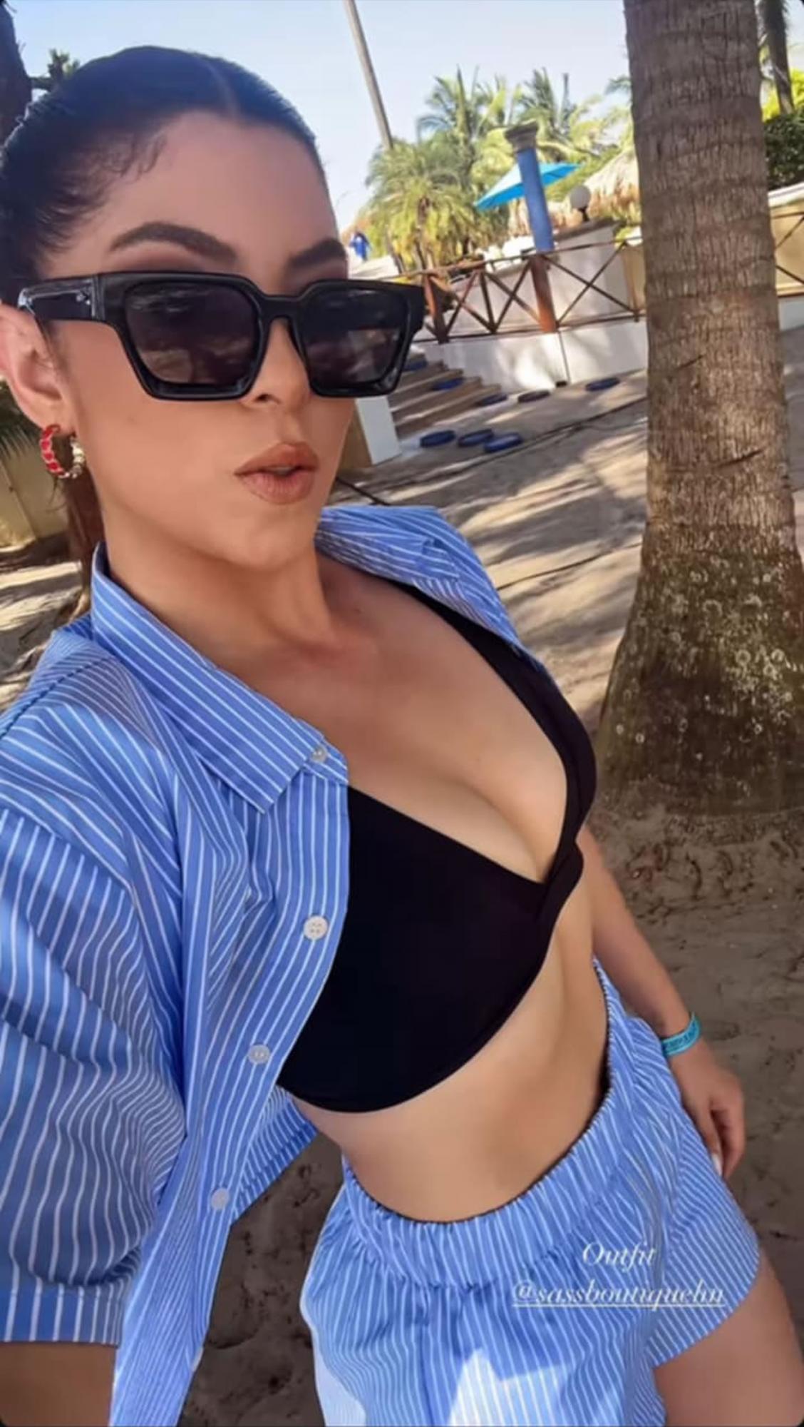 Novia de futbolista extranjero de Liga Nacional cautiva con fotos en la playa