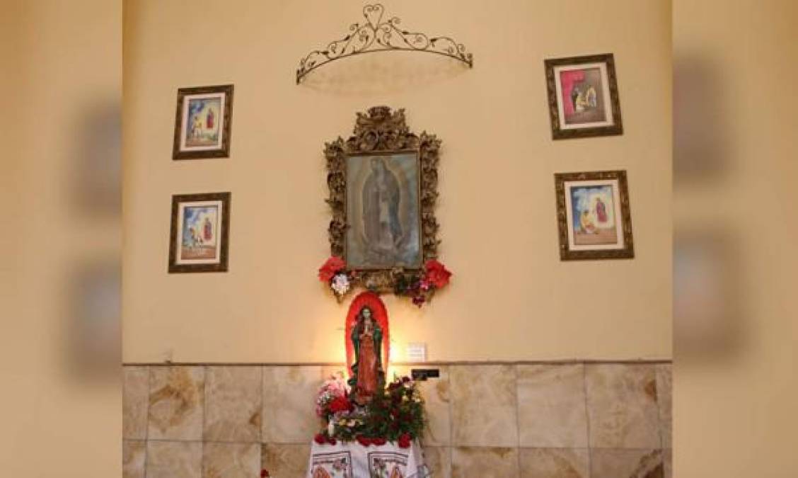 LAS CUATRO APARICIONES.Al lado de la capilla de la Virgen de Guadalupe hay cuatro pinturas hechas por un pintor de apellido Zelaya, hombre que aún está vivo.Representa las cuatro apariciones de la Virgen de Guadalupe que tuvo San Diego en México.