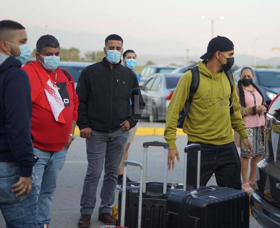 A Aeropuerto de San Pedro Sula también se hizo presente Luis Cruz, presidente del Vida.